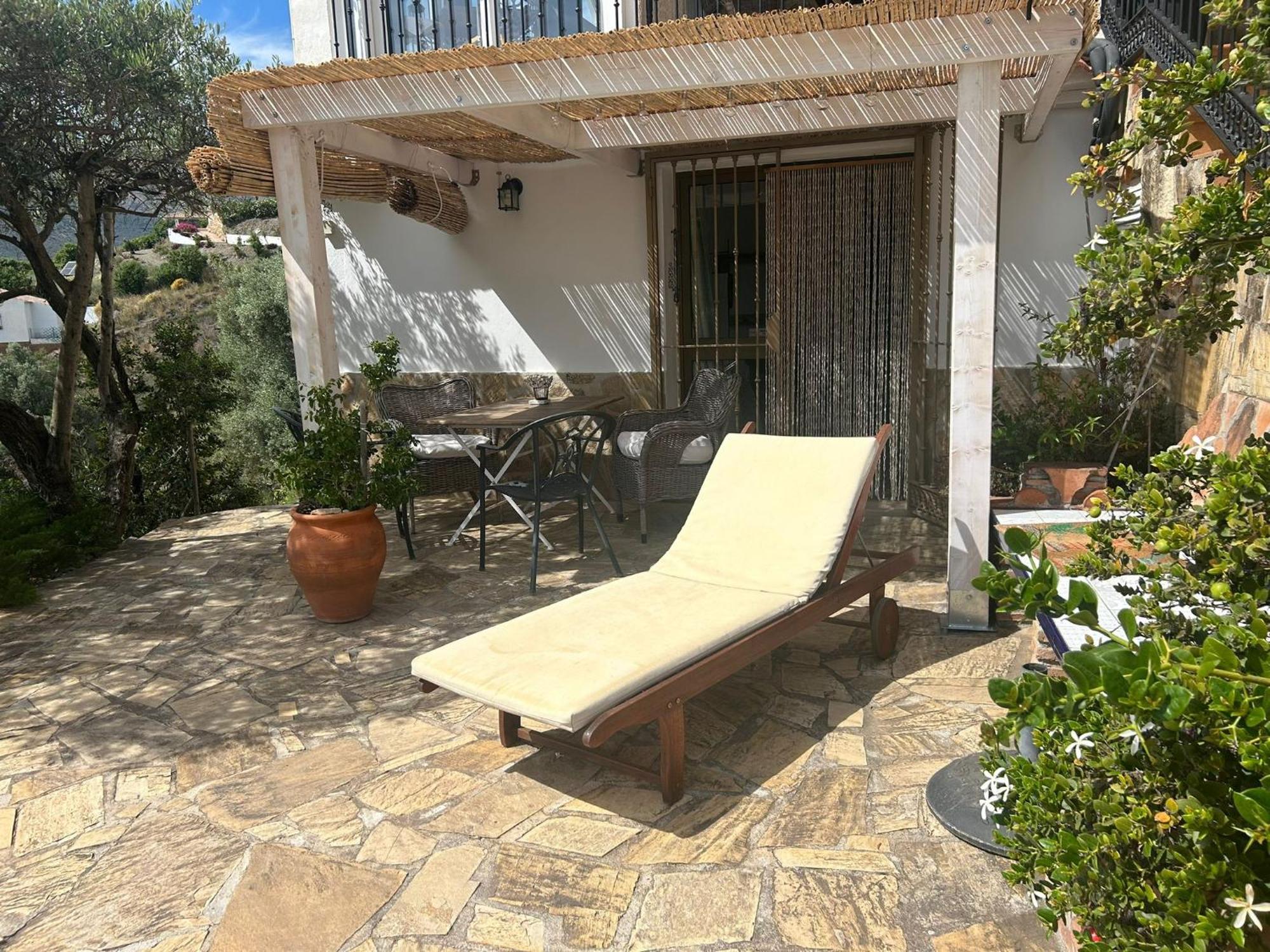 El Nispero Dulce Bed & Breakfast Alcaucin Exterior photo