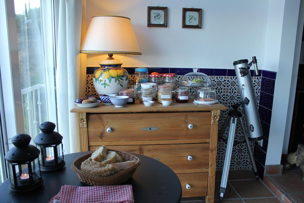 El Nispero Dulce Bed & Breakfast Alcaucin Exterior photo